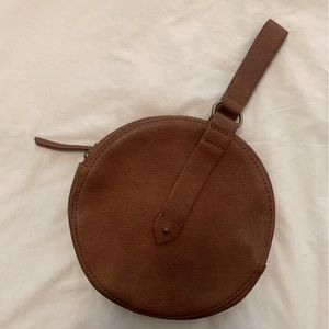 Universal Thread hand bag.